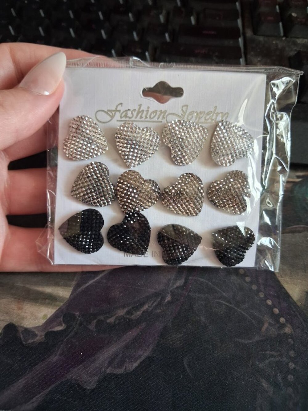 Heart stud earrings